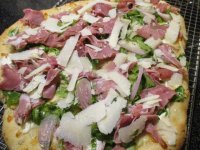 Proscuitto arugula pizza.JPG