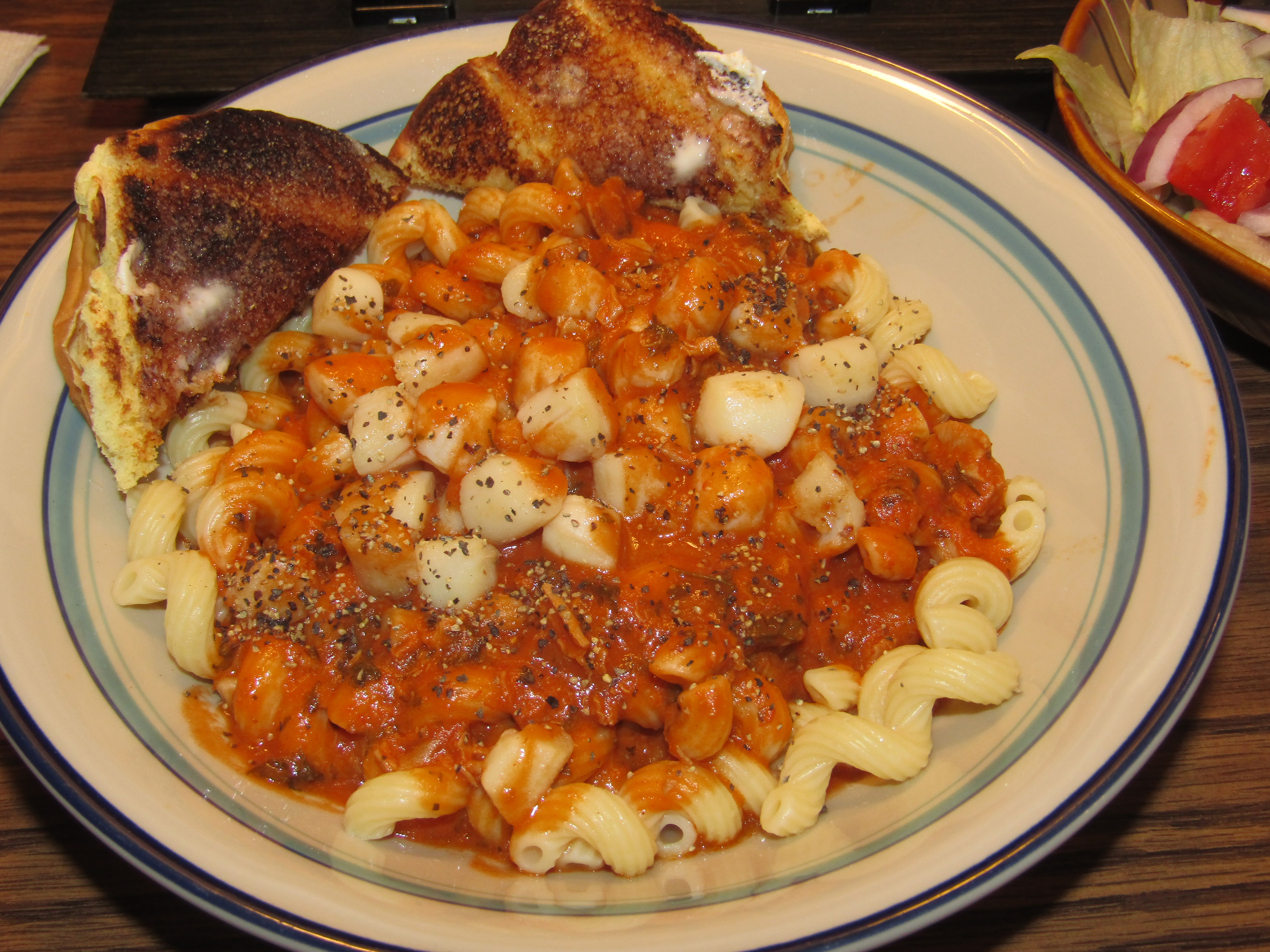 Bay Scallops -Cavatappi.JPG