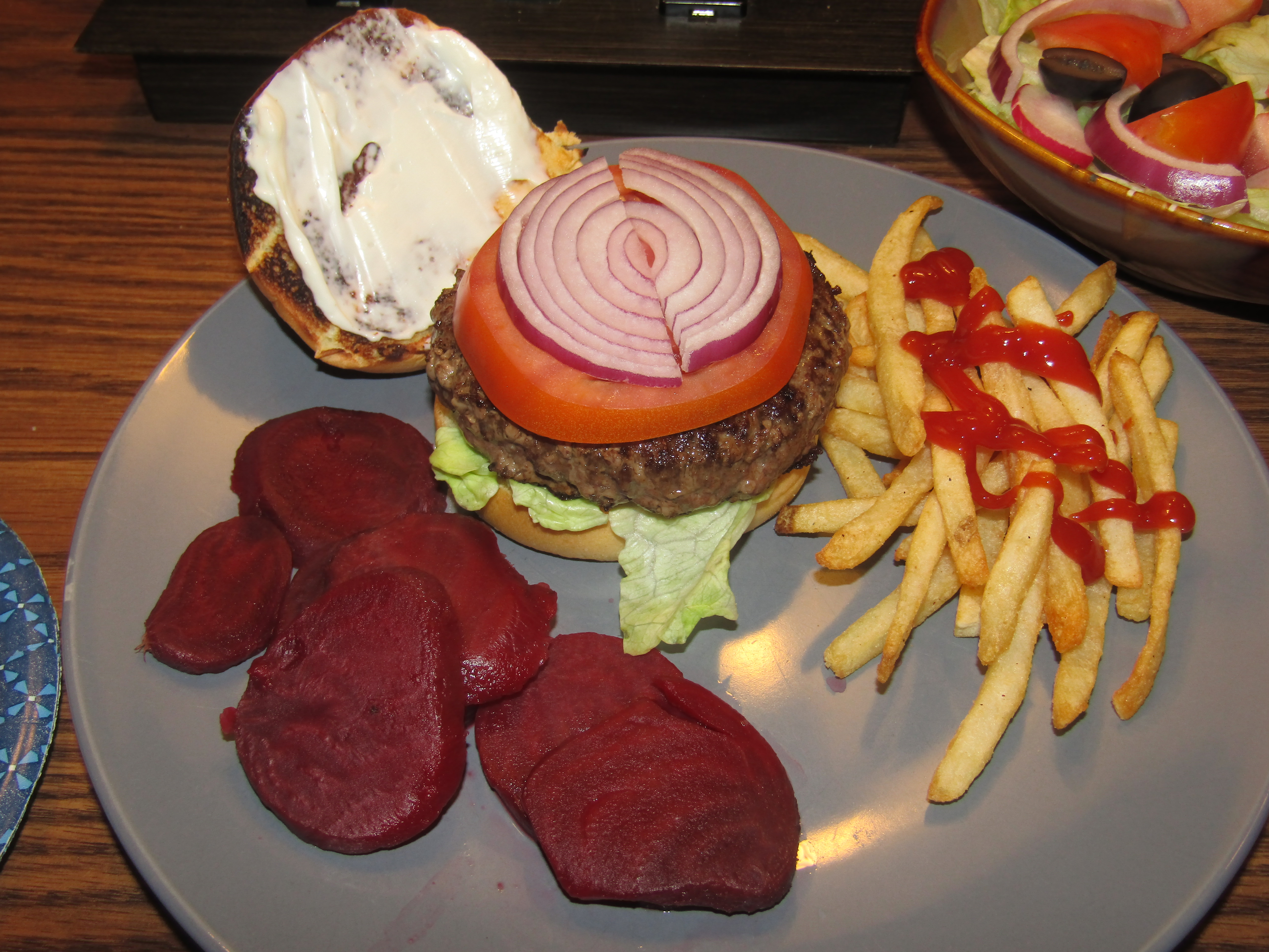 Burger Deluxe 2-15-25.JPG