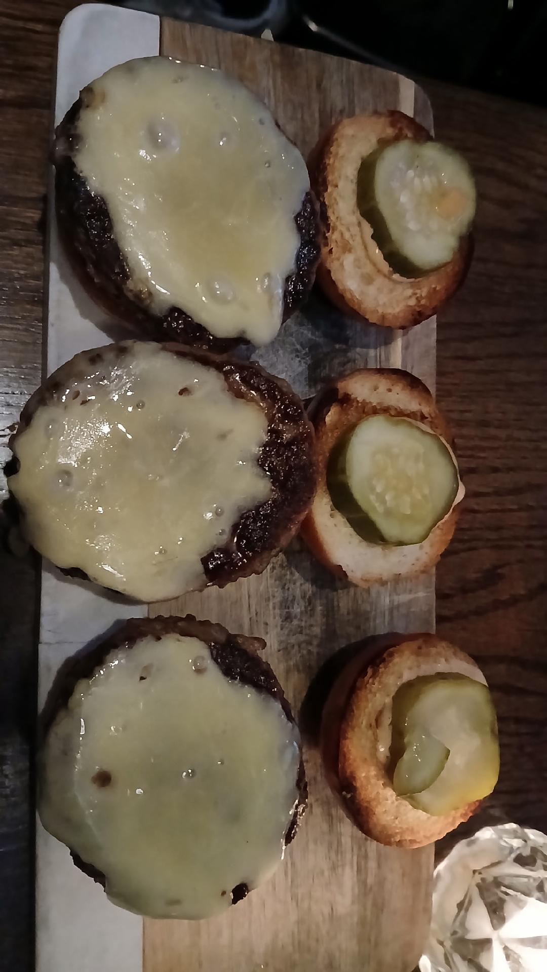 Burger sliders, Bartley Dunnes, NYC, 12.25.jpeg