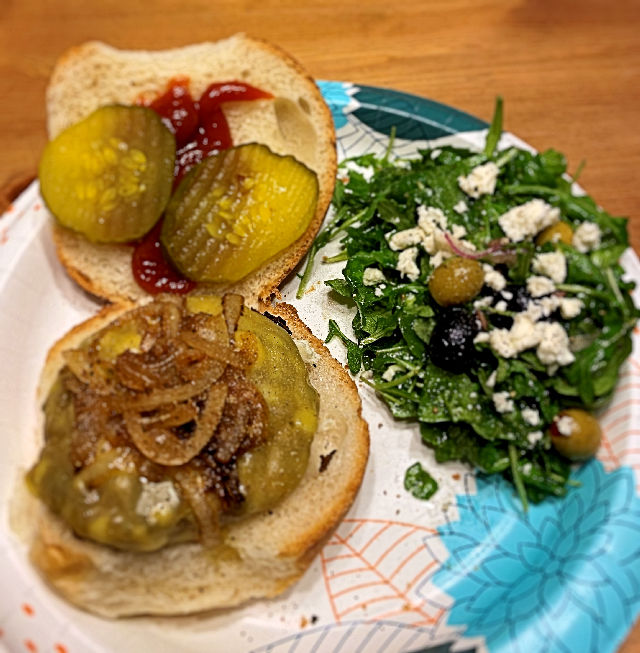 cheeseburger_salad_042422_IMG_9531.jpg