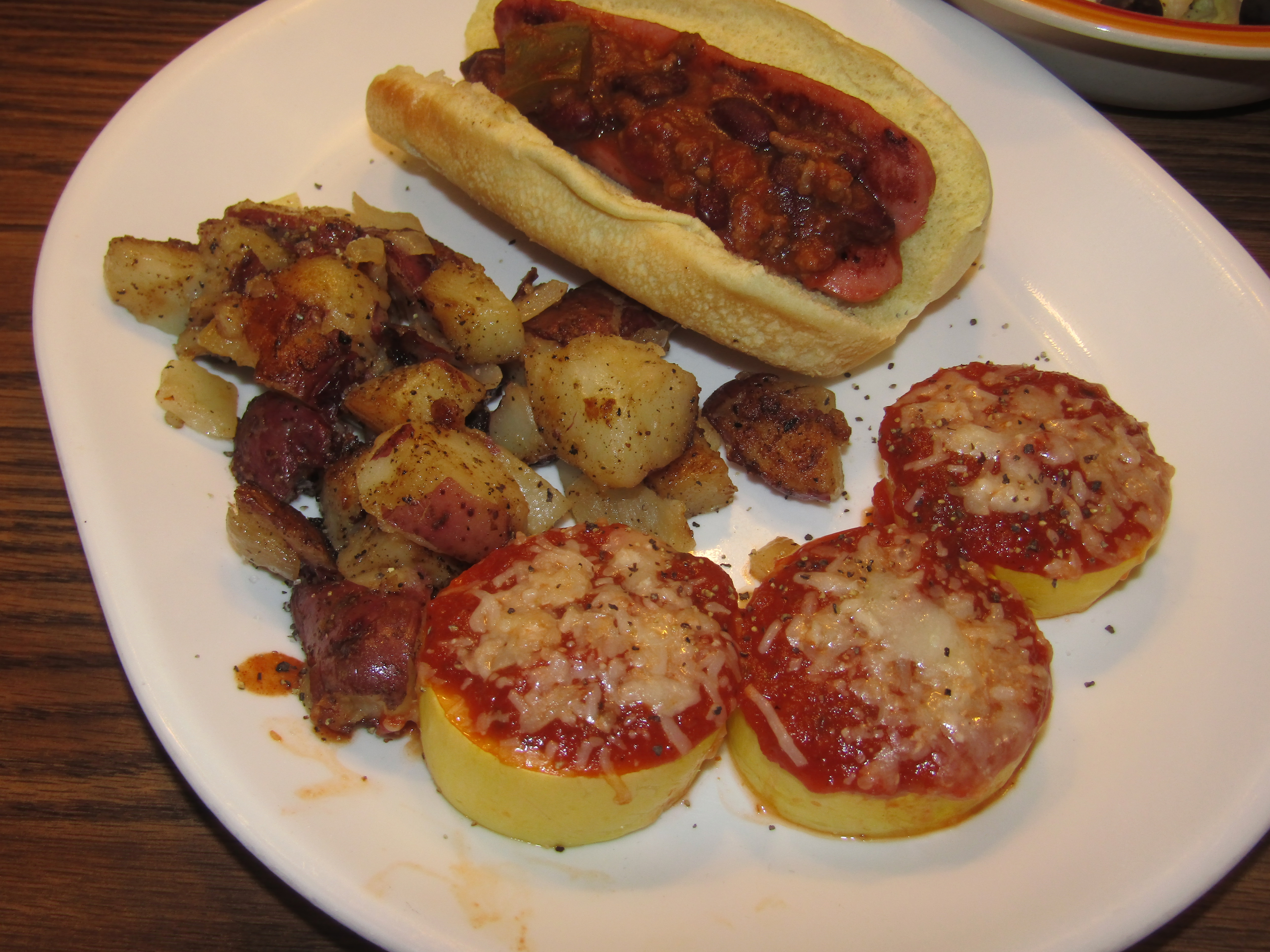 Chili Dog 12-17-22.JPG