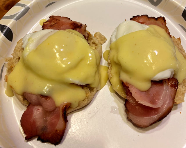 eggs_benedict_041124_1_IMG_2561.jpg