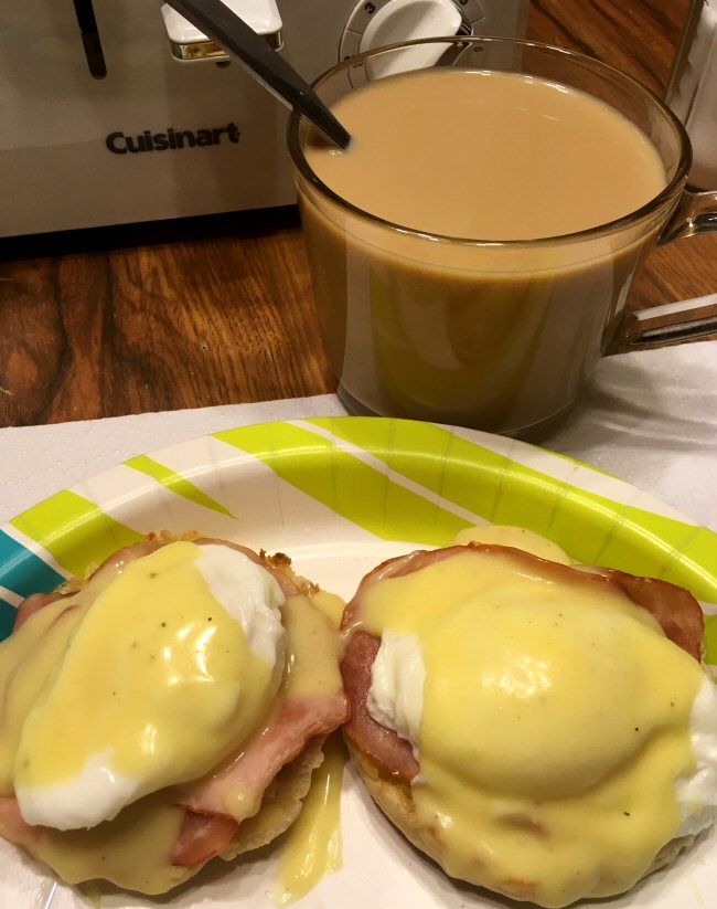 eggs_benedict_110820_IMG_7367.JPG