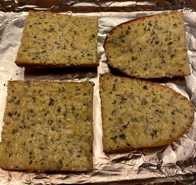 garlic_bread_before_091922_1_IMG_0066.jpg