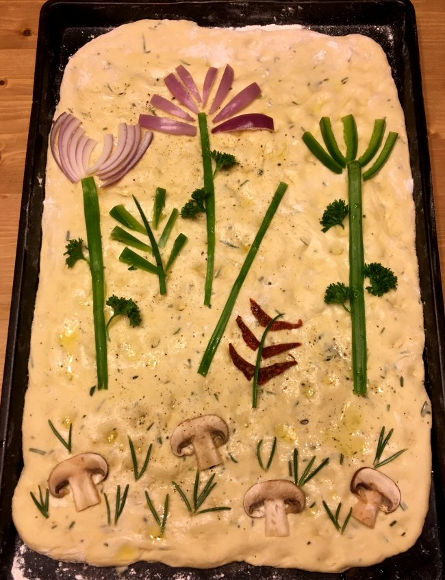 garlic_rosemary_focaccia_012321_2_IMG_7650.JPG