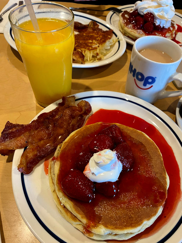 ihop_breakfast_102024_1_IMG_3145.jpg