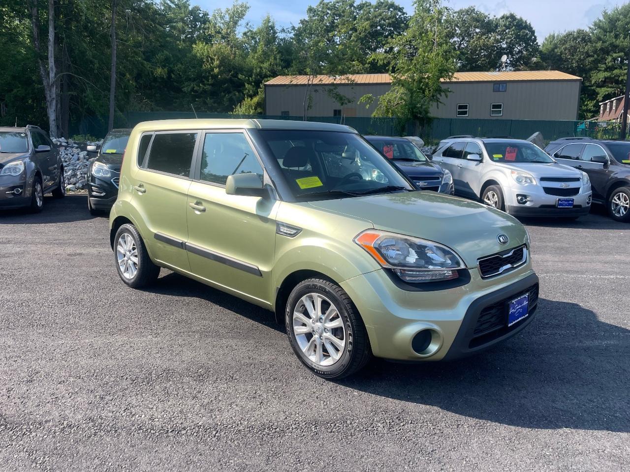 Kia Soul 2013 in Moss Green. 2.jpg