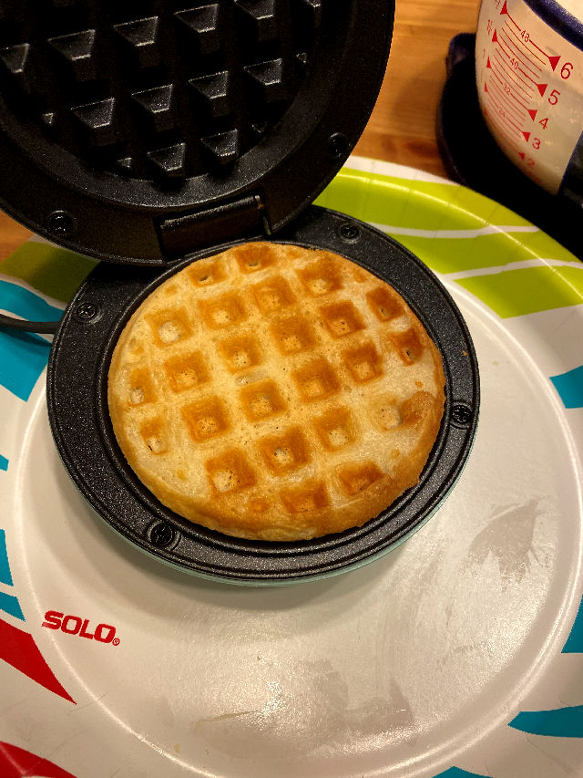 mini_waffles_062122_1_IMG_9749.jpg