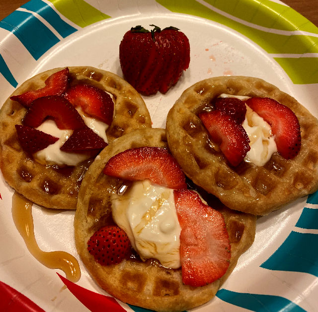 mini_waffles_062122_2_IMG_9751.jpg