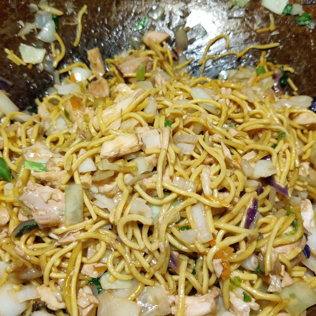 noodles in wok.jpeg