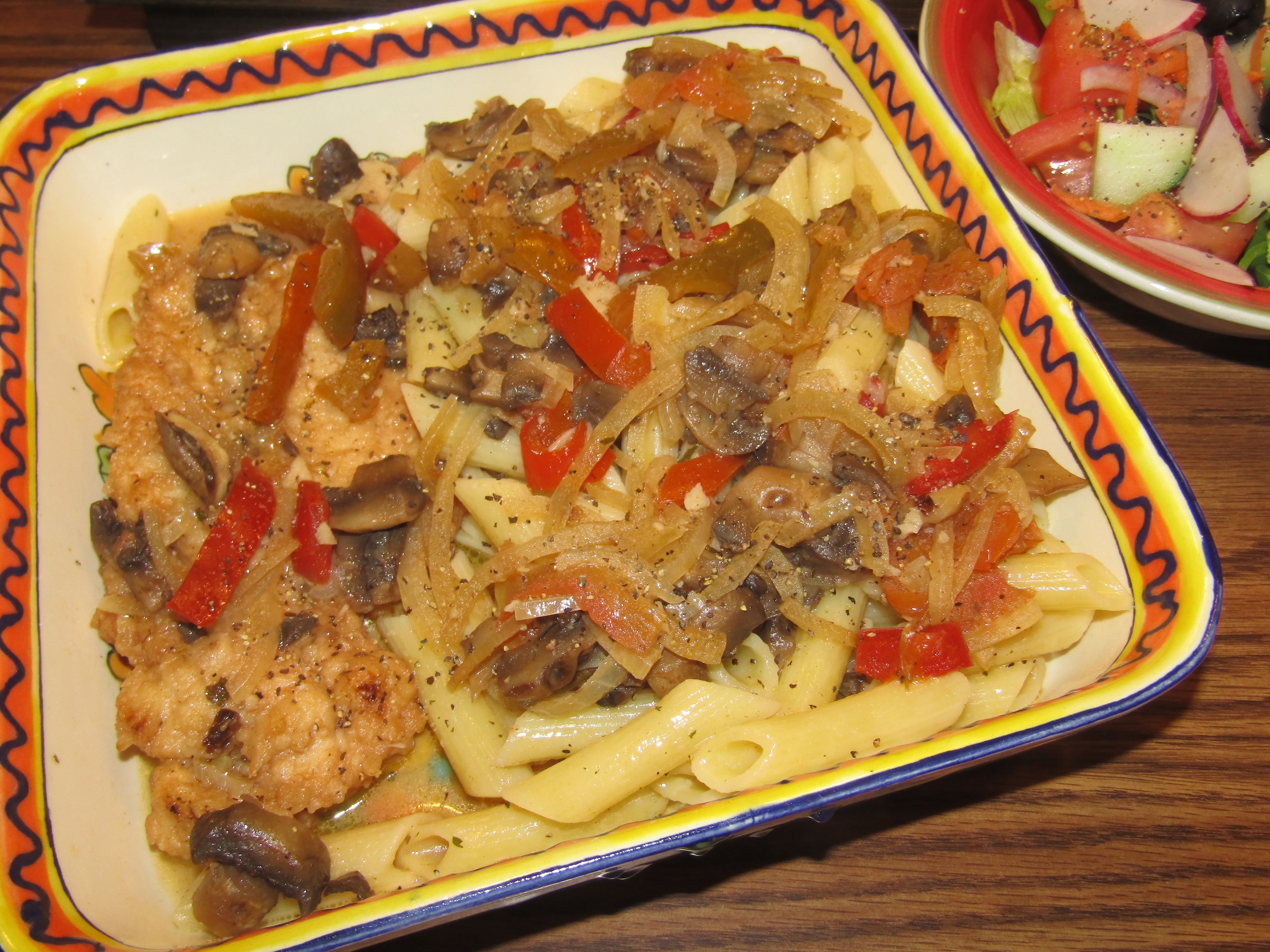 Pasta with Chicken, Tomatoes,Onions,Sweet Peppers, Mushrooms 12-7-22.JPG