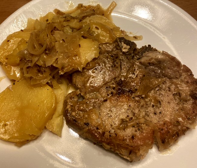 pork_chops_sauerkraut_081821_IMG_8466.jpg