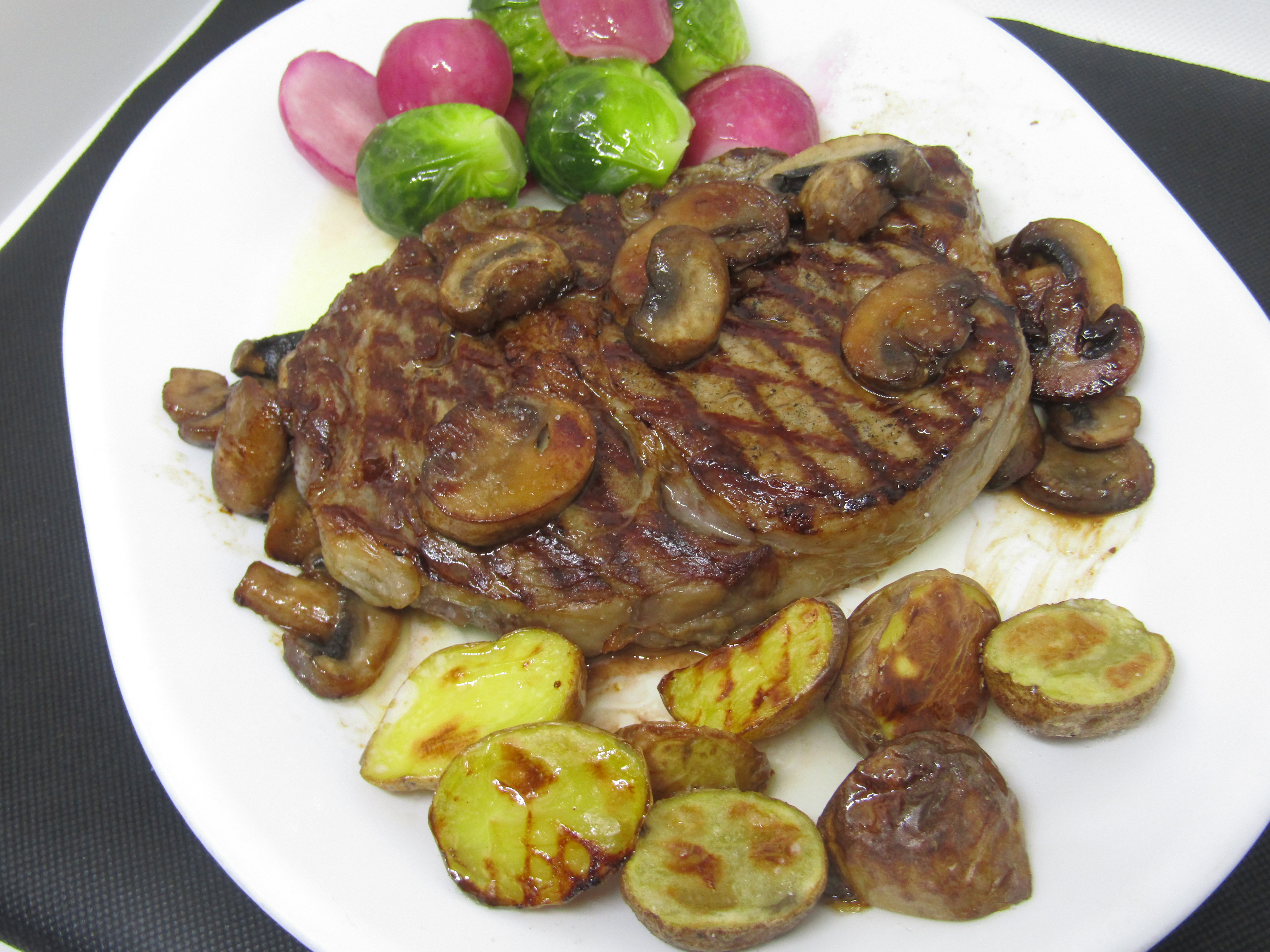 Rib Eye, Grilled 9-11-22.JPG