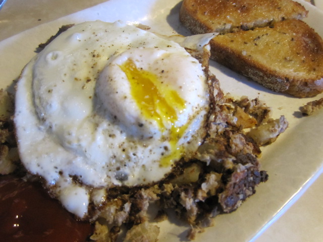 Roast beef hash and egg.JPG