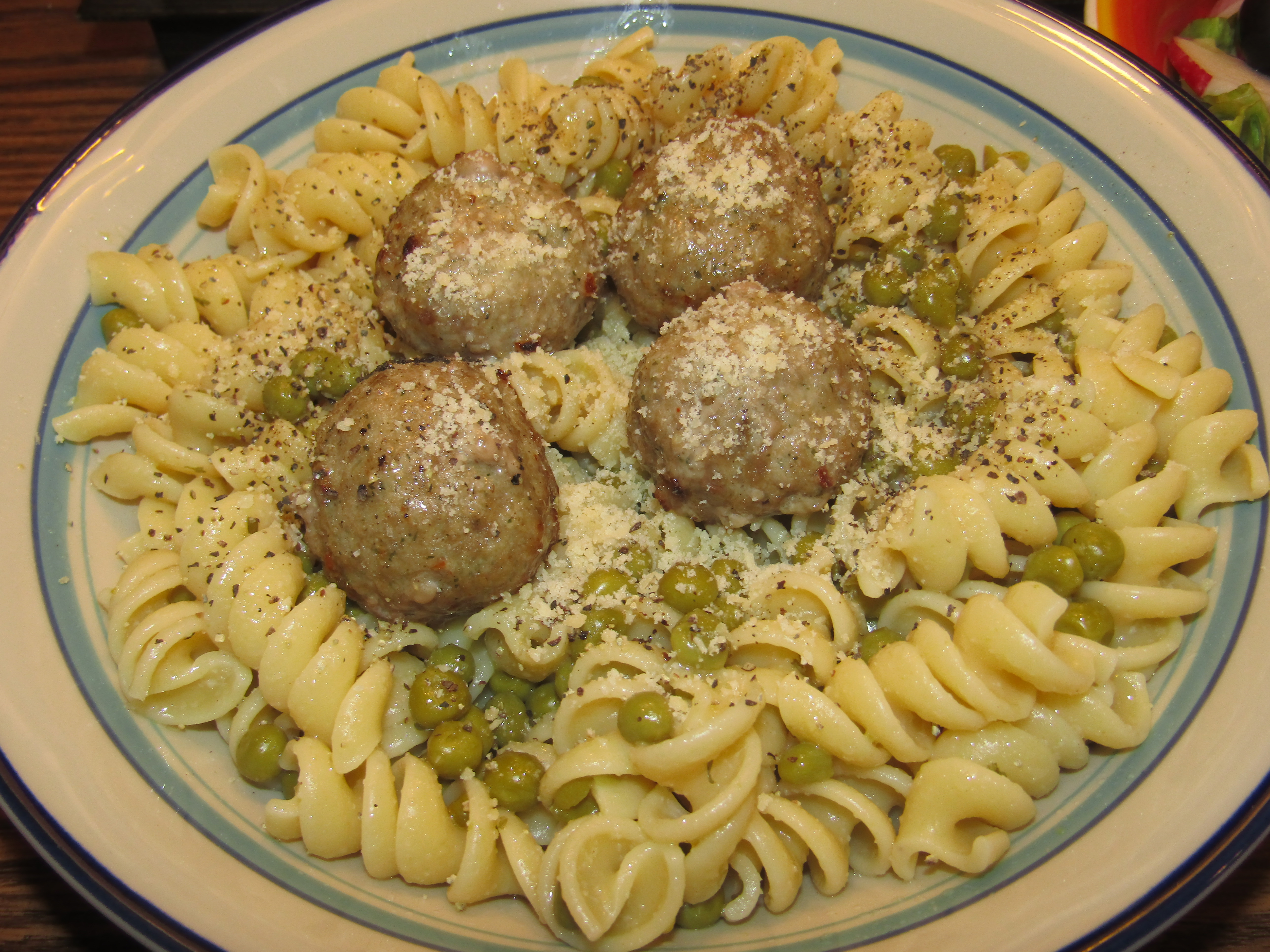 Rotini with Color, Garlic-Butter sauce 12-14-11.JPG