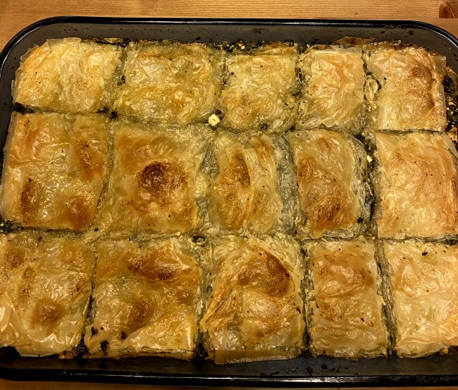 spinach_pie_082821_IMG_8512.jpg