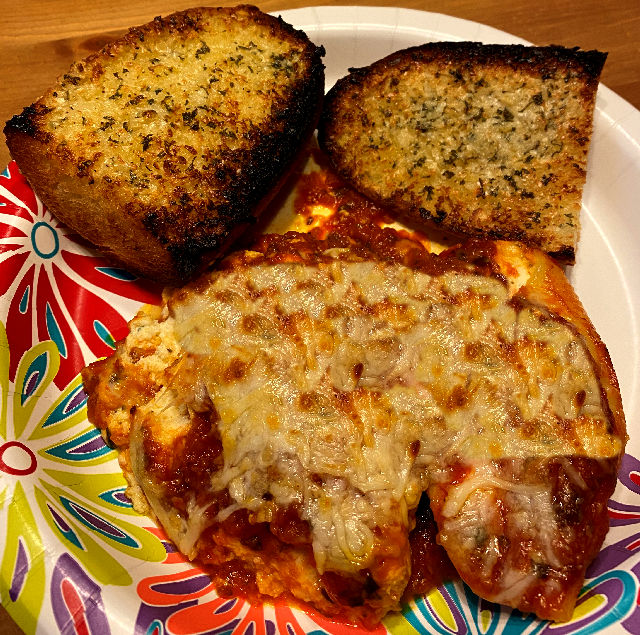 stuffed_shells_garlic_bread_091922_IMG_0069.jpg