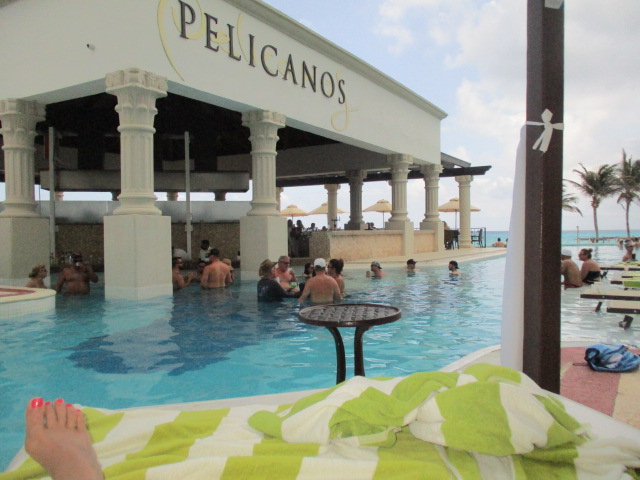 Zilara, Pelicanos and pool bar.JPG