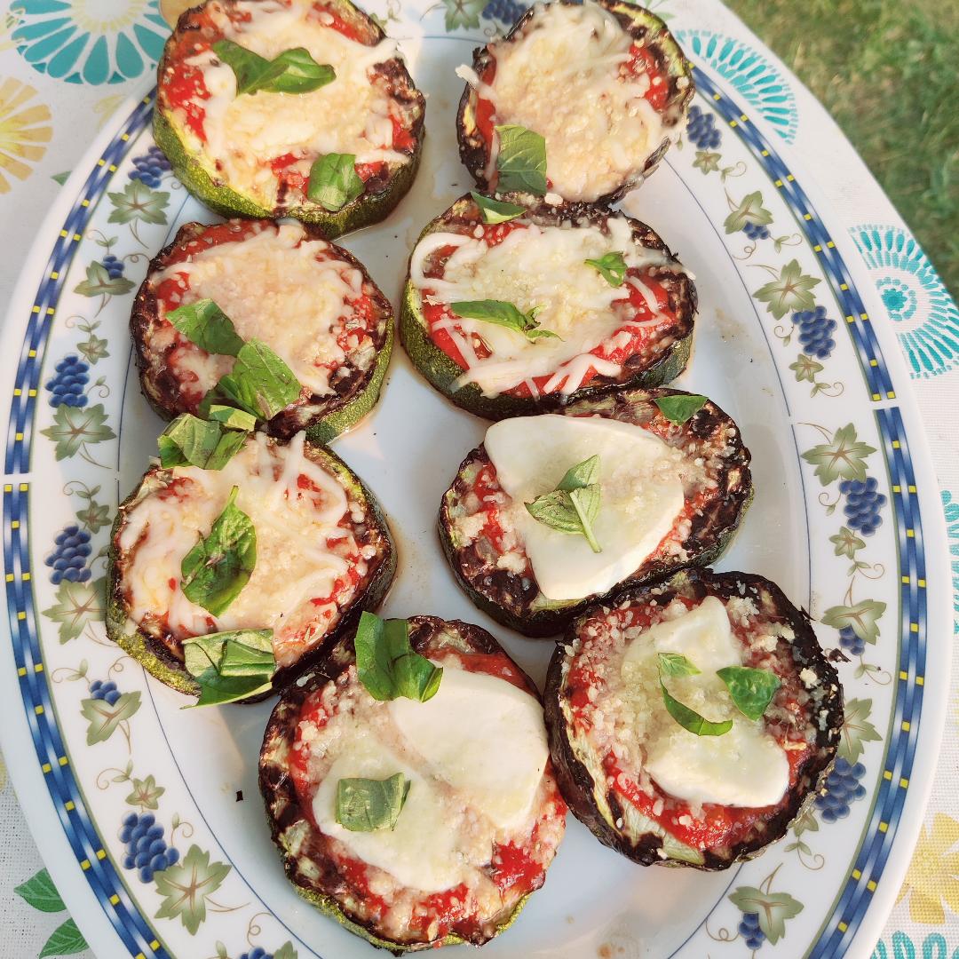 zucchini pizzas.jpg