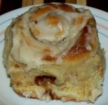 cinnamon_roll_cut_030413_P1090804.JPG