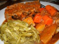 meatloaf potatoes carrots with brown gravy 002.jpg