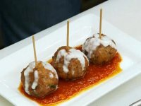 IL0204Z_meatball-tom-toms-with-parmesan-cream_s4x3_lg.jpg