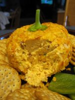 Pumpkin cheese ball, cut.JPG