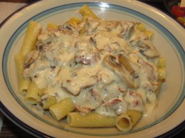 Rigatoni Alfredo - Shrooms & Bacon 9-17-25.JPG